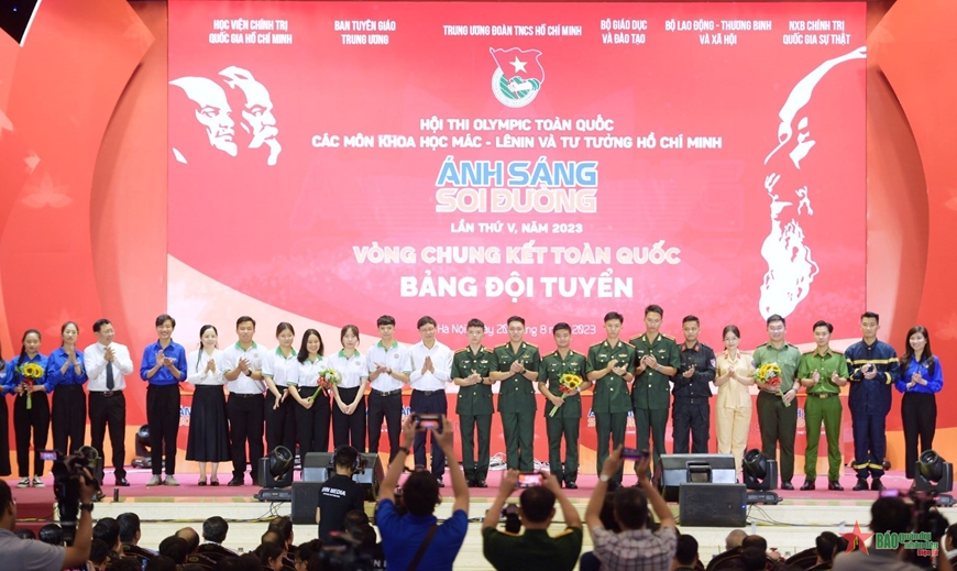 Đội tuyển Thanh niên Quân đội giành giải Nhất toàn quốc Hội thi Olympic “Ánh sáng soi đường”