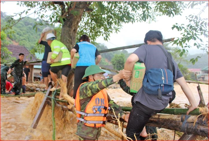 “Chẳng có tiền lương nào so sánh được với những hy sinh của bộ đội”