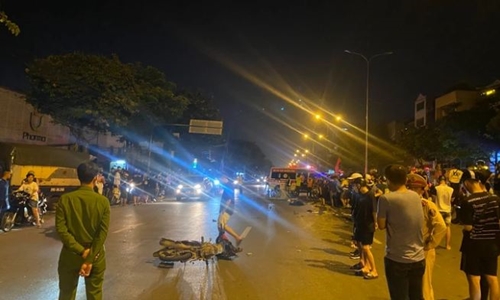 Hà Nội: Tai nạn giao thông trong đêm, 3 người tử vong