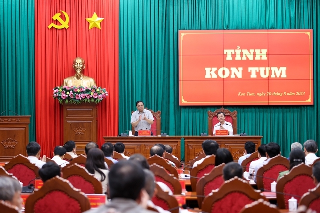 Thủ tướng Phạm Minh Chính làm việc với Ban Thường vụ Tỉnh ủy Kon Tum