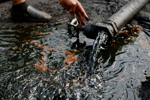 Giá xăng dầu hôm nay (22-8): Trong nước lấy lại đà tăng, thế giới biến động nhẹ
