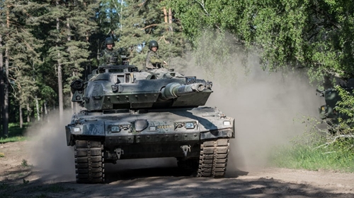 Xe tăng chiến đấu chủ lực Stridsvagn 122 của Thụy Điển