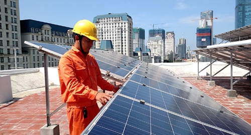 Thúc đẩy tiết kiệm điện thực chất: Nhìn từ hai phía cung - cầu; Bài 2: Điện mặt trời mái nhà cần được khuyến khích