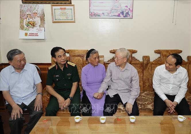 Tổng Bí thư Nguyễn Phú Trọng thăm Cửa khẩu Quốc tế Hữu Nghị (Lạng Sơn)