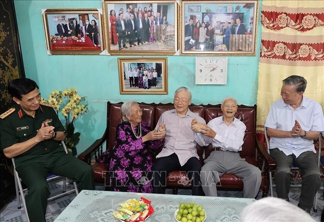 Tổng Bí thư Nguyễn Phú Trọng thăm Cửa khẩu Quốc tế Hữu Nghị (Lạng Sơn)