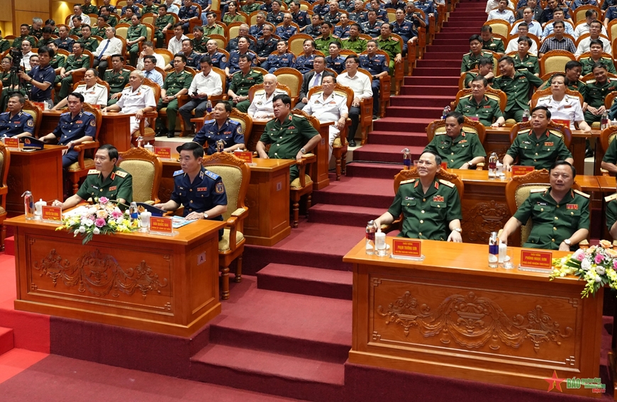 Thượng tướng Nguyễn Tân Cương dự lễ đón nhận Huân chương Chiến công hạng Nhì của Cảnh sát biển Việt Nam