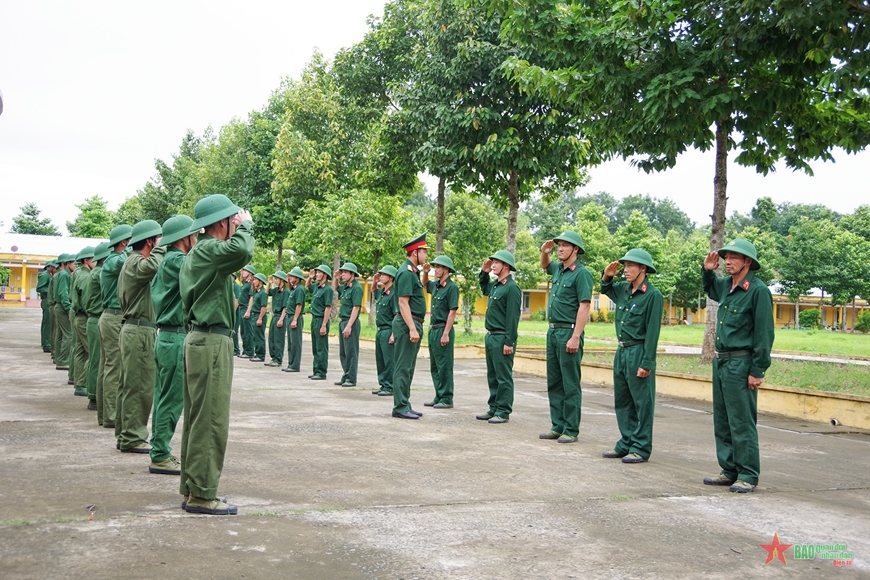 Bộ Quốc phòng trả lời cử tri về tăng trợ cấp cho gia đình quân nhân dự bị khi thực hiện nhiệm vụ