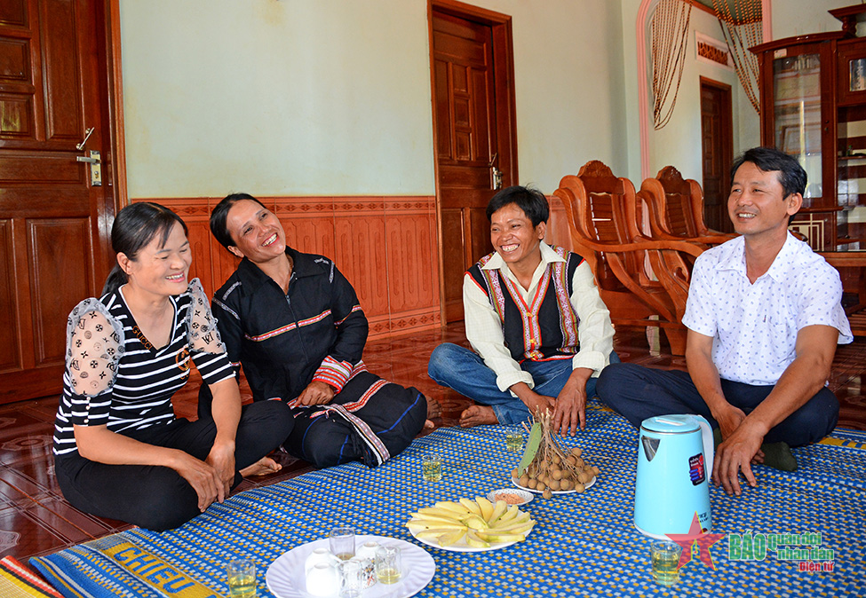 Thoát nghèo nhờ mô hình “Gắn kết hộ”