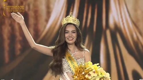 Người đẹp Lê Hoàng Phương đoạt danh hiệu Hoa hậu Hòa bình Việt Nam 2023