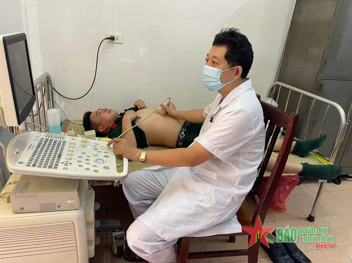 Học viện Chính trị khám sức khỏe cho học viên mới