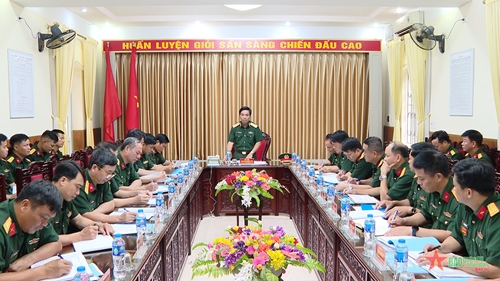 Trung tướng Nguyễn Doãn Anh kiểm tra công tác sẵn sàng chiến đấu của Lữ đoàn Tên lửa 490