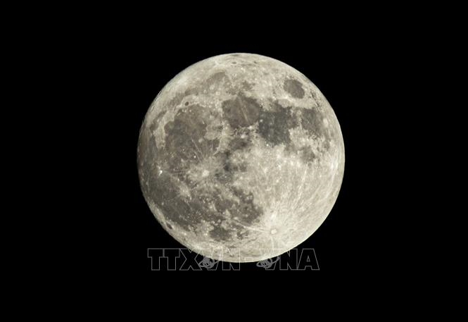 M&atilde;n nh&atilde;n với si&ecirc;u trăng lớn nhất trong năm