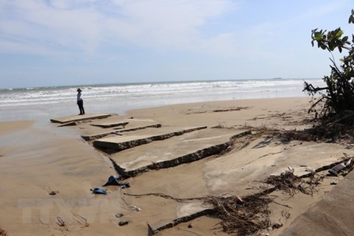 Trà Vinh: Công bố tình huống khẩn cấp sự cố sạt lở bờ biển tại thị xã Duyên Hải​