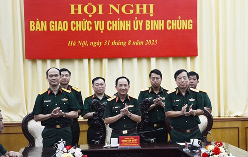 Thượng tướng Trịnh Văn Quyết dự Hội nghị bàn giao chức vụ Chính ủy Binh chủng Đặc công
