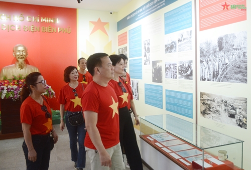 Trưng bày chuyên đề “Chủ tịch Hồ Chí Minh với Chiến dịch Điện Biên Phủ”
