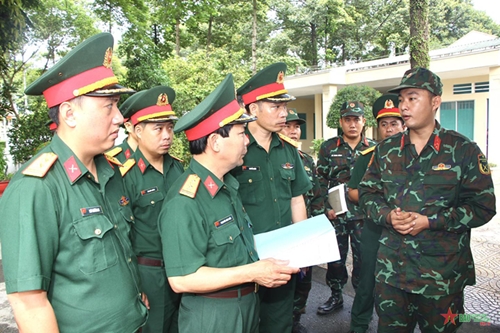 Bộ tư lệnh TP Hồ Chí Minh kiểm tra sẵn sàng chiến đấu tại các đơn vị