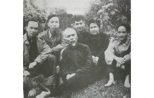 Chuyện tình của đồng chí Lê Văn Lương