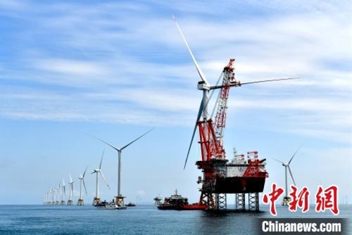 Trung Quốc tận dụng bão để phát điện gió trên biển lập kỷ lục