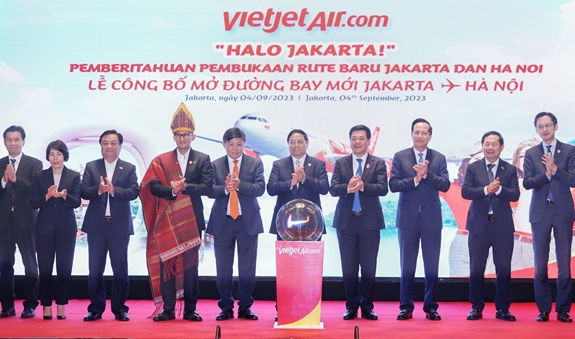 Vietjet công bố đường bay thẳng Hà Nội - Jakarta với sự chứng kiến của lãnh đạo Việt Nam và Indonesia