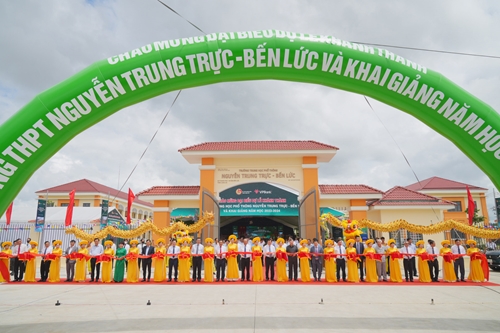 Khánh thành trường Trung học Phổ thông Nguyễn Trung Trực – Bến Lức do VPBank tài trợ tại Long An 