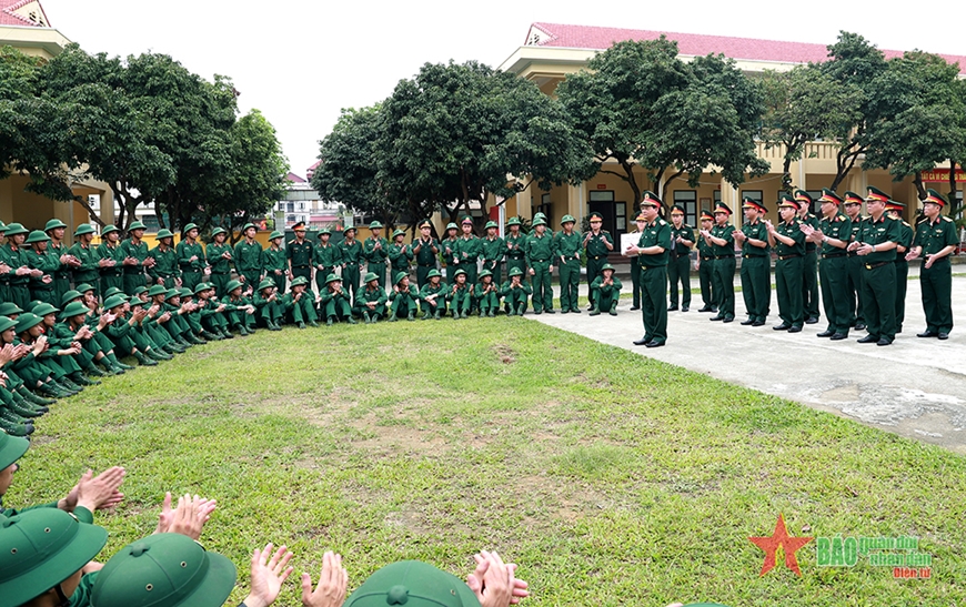 Chủ động trong giáo dục, định hướng tư tưởng, tạo bước phát triển vững chắc