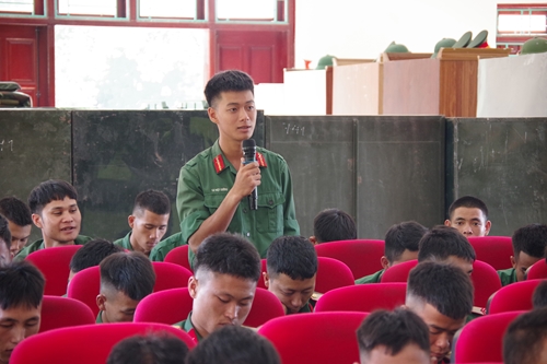 Bộ CHQS tỉnh Điện Biên duy trì nền nếp đối thoại dân chủ

