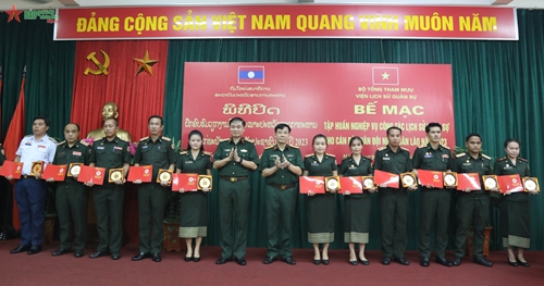 Bế mạc tập huấn nghiệp vụ lịch sử quân sự cho cán bộ Quân đội nhân dân Lào