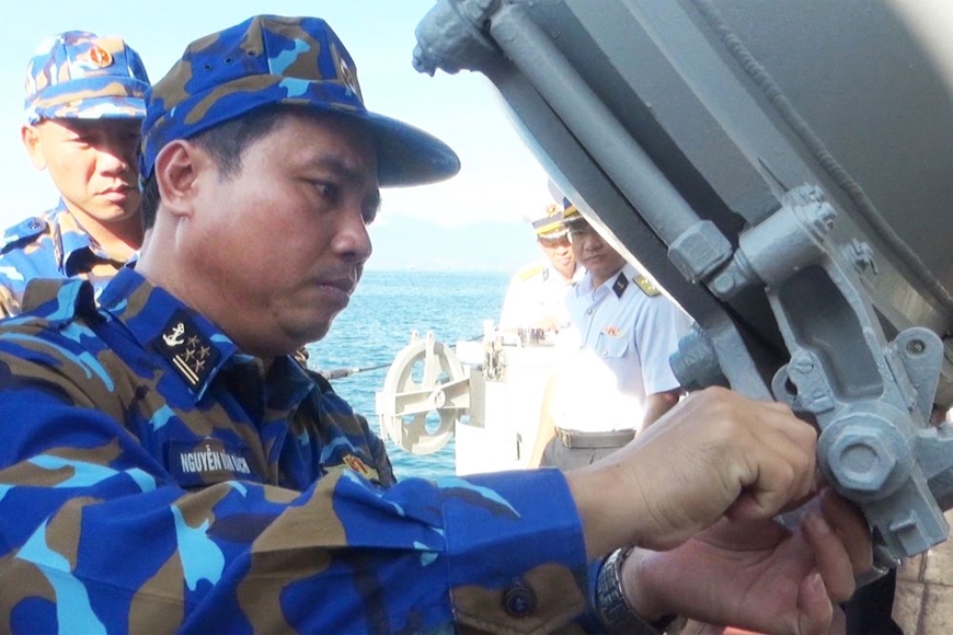 Tư lệnh Vùng 4 Hải quân kiểm tra các tàu tham gia hội thi tàu chính quy mẫu mực, hội thao huấn luyện tàu cấp Quân chủng năm 2023 Tư lệnh Vùng 4 Hải quân kiểm tra các tàu tham gia hội thi tàu chính quy mẫu mực, hội thao huấn luyện tàu cấp Quân chủng năm 2023