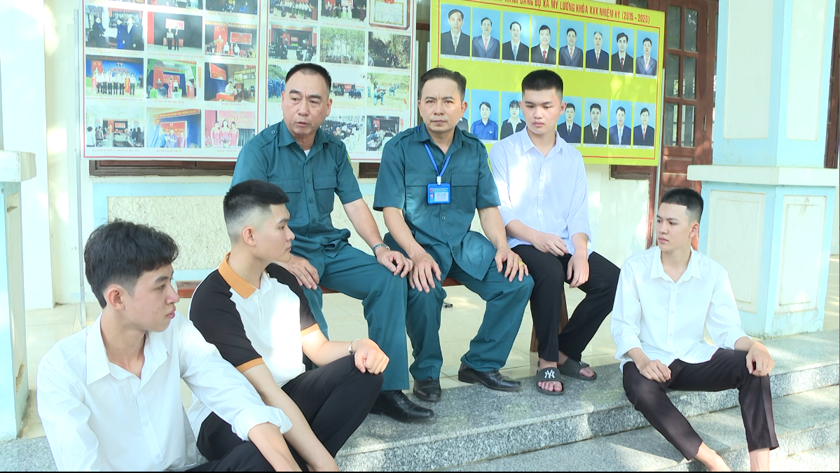 Bốn nam sinh cùng một xã trúng tuyển vào các trường Sĩ quan quân đội

