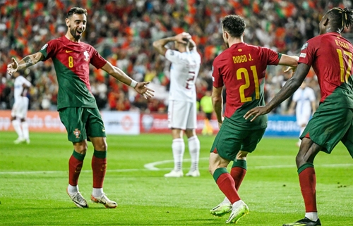Kết quả bóng đá hôm nay (12-9): Bồ Đào Nha thắng cực đậm trong ngày vắng Ronaldo