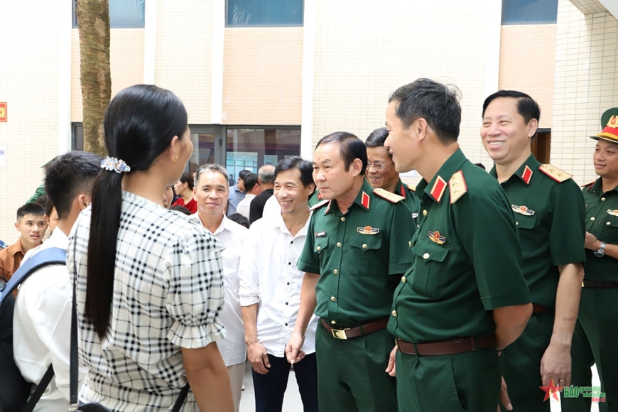 <a title='Báo Quân đội nhân dân | Tin tức quân đội, quốc phòng | Bảo vệ Tổ quốc' style='text-align:center;' data-cke-saved-href='https://www.qdnd.vn' href='https://www.qdnd.vn'><img data-cke-saved-src='https://file3.qdnd.vn/data/images/0/2021/08/11/linh/bannerv2.png' src='https://file3.qdnd.vn/data/images/0/2021/08/11/linh/bannerv2.png' class='vllogo'></a>