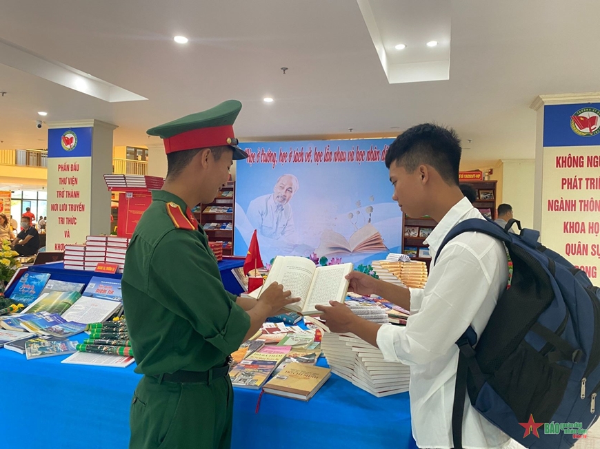 <a title='Báo Quân đội nhân dân | Tin tức quân đội, quốc phòng | Bảo vệ Tổ quốc' style='text-align:center;' data-cke-saved-href='https://www.qdnd.vn' href='https://www.qdnd.vn'><img data-cke-saved-src='https://file3.qdnd.vn/data/images/0/2021/08/11/linh/bannerv2.png' src='https://file3.qdnd.vn/data/images/0/2021/08/11/linh/bannerv2.png' class='vllogo'></a>