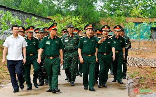 Đại tướng Phan Văn Giang kiểm tra công tác chuẩn bị diễn tập của Quân khu 3