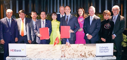 Đại học Fulbright Việt Nam và HDBank ký kết cung cấp vốn đối ứng nhân chuyến thăm của Tổng thống Mỹ Joe Biden tới Việt Nam