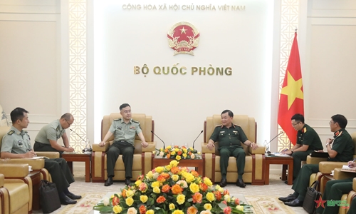 Thượng tướng Hoàng Xuân Chiến tiếp Tùy viên Quốc phòng Trung Quốc