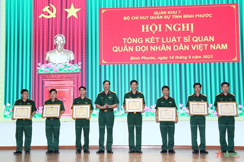Bộ CHQS tỉnh Bình Phước tổng kết Luật Sĩ quan Quân đội nhân dân Việt Nam