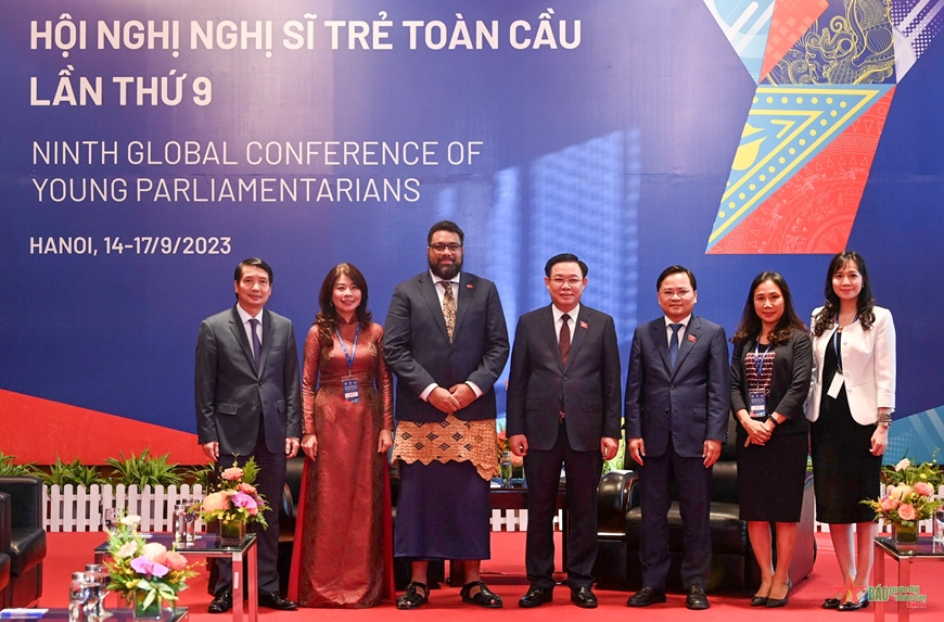 Chủ tịch Quốc hội Vương Đình Huệ tiếp Chủ tịch Quốc hội Tonga Lord Fakafanua, Phó chủ tịch Quốc hội Algeria Monder Bouden