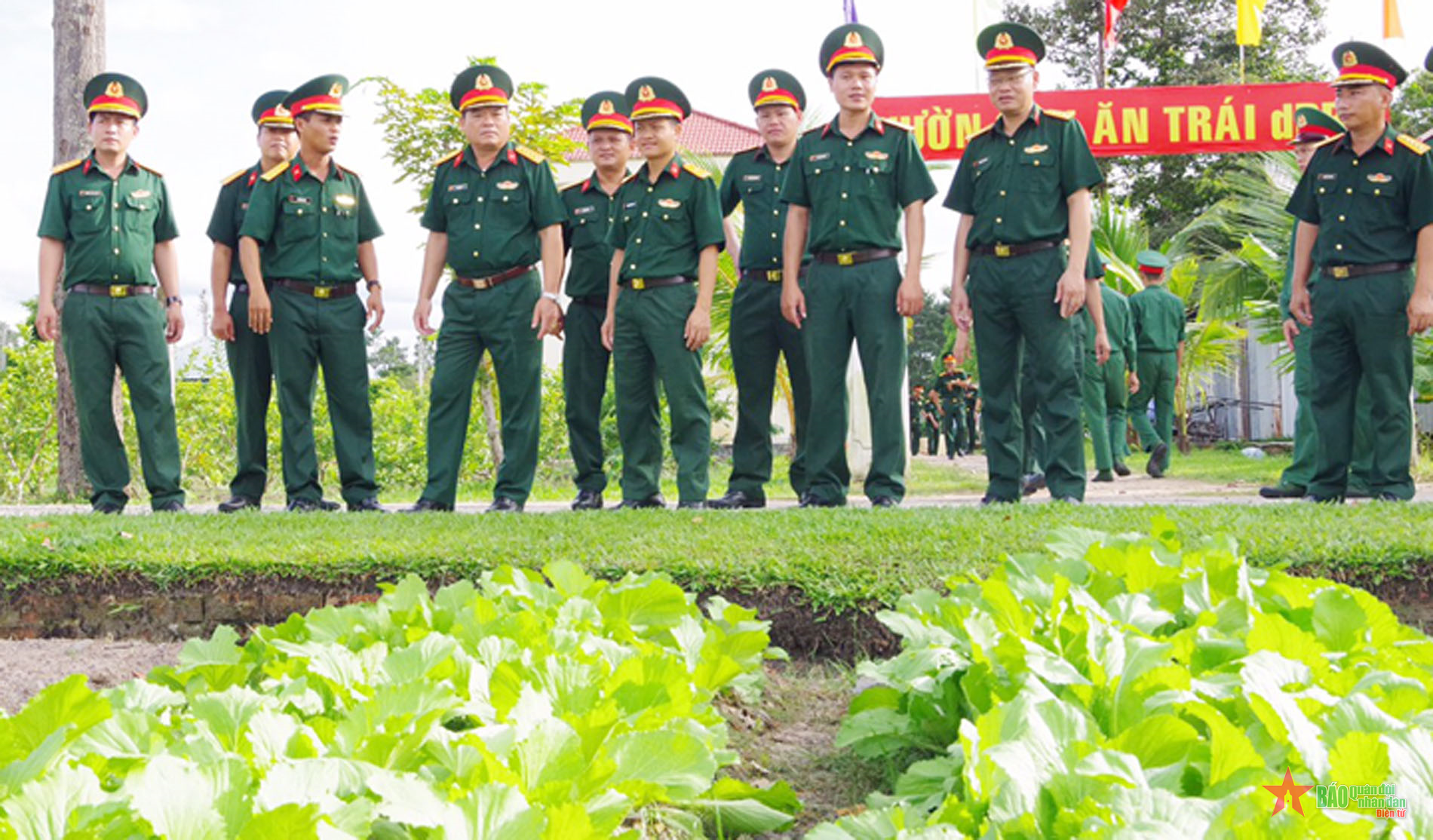 Bộ Tham mưu Quân khu 7 tham quan, trao đổi kinh nghiệm xây dựng đơn vị tại Sư đoàn 5  