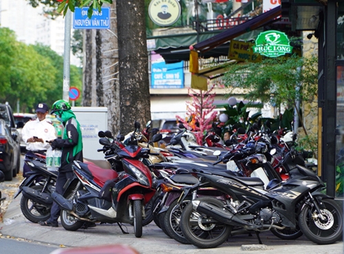 TP Hồ Chí Minh dự kiến thu phí sử dụng vỉa hè, lòng đường từ đầu năm 2024