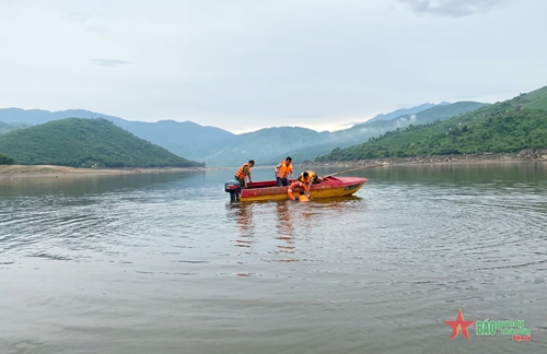 Ban CHQS huyện Hòa Vang (Bộ CHQS thành phố Đà Nẵng): Nâng cao kỹ năng cứu hộ, cứu nạn trước mùa mưa bão

