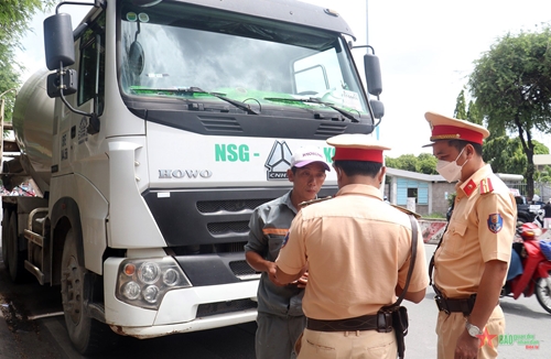 TP Hồ Chí Minh: Xử lý hơn 5.000 trường hợp ô tô khách, xe container vi phạm