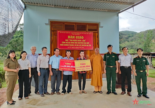 Bàn giao nhà “Tình nghĩa quân - dân” tại huyện Đạ Tẻh, Lâm Đồng