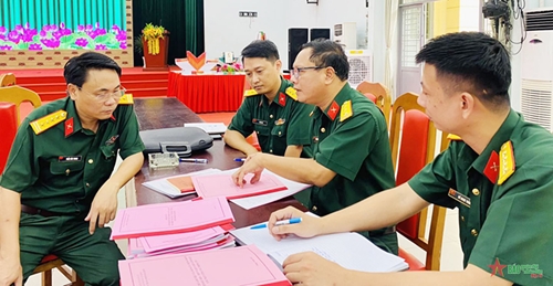 Cục Chính trị Quân khu 7 kiểm tra công tác Đảng, công tác chính trị tại Trung đoàn Gia Định