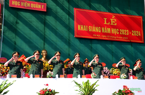 Thượng tướng Vũ Hải Sản dự lễ khai giảng năm học 2023-2024 tại Học viện Quân y