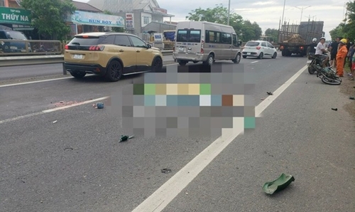Thừa Thiên Huế: Hai xe máy va chạm, một người tử vong do bị xe đầu kéo cán qua