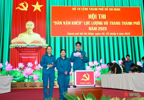 TP Hồ Chí Minh: Thiếu tướng Phan Văn Xựng khai mạc Hội thi “Dân vận khéo” 