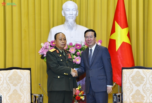 Chủ tịch nước Võ Văn Thưởng tiếp Chủ nhiệm Tổng cục Chính trị Quân đội nhân dân Lào