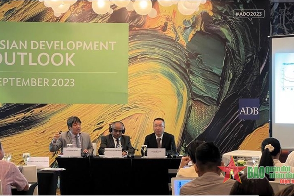 ADB hạ tăng trưởng GDP của Việt Nam năm 2023 nhưng vẫn cao nhất khu vực
