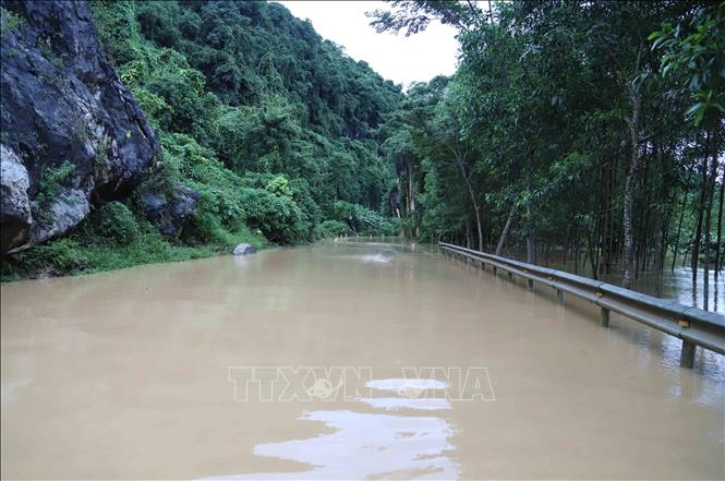 Nghệ An: Tập trung khắc phục hậu quả thiên tai, đảm bảo an toàn cho người dân bị cô lập do mưa lũ