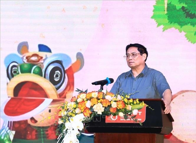 Thủ tướng Chính phủ Phạm Minh Chính thăm, tặng quà bệnh nhi tại Viện Huyết học - Truyền máu Trung ương